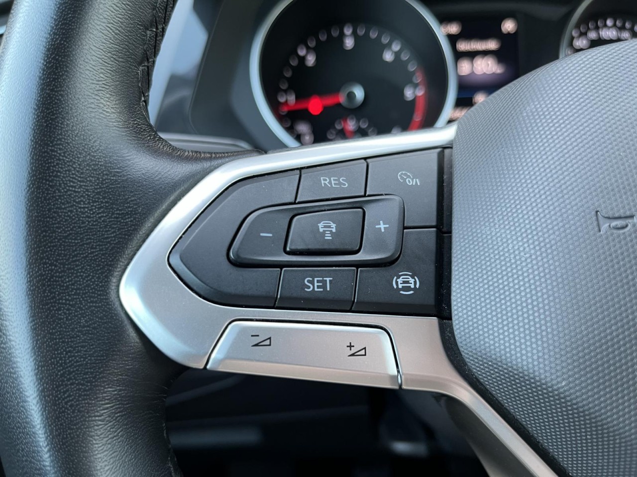 Tiguan Life 2.0 TDI (AppConnect, PDC, LED, beheiz. Frontsch.)