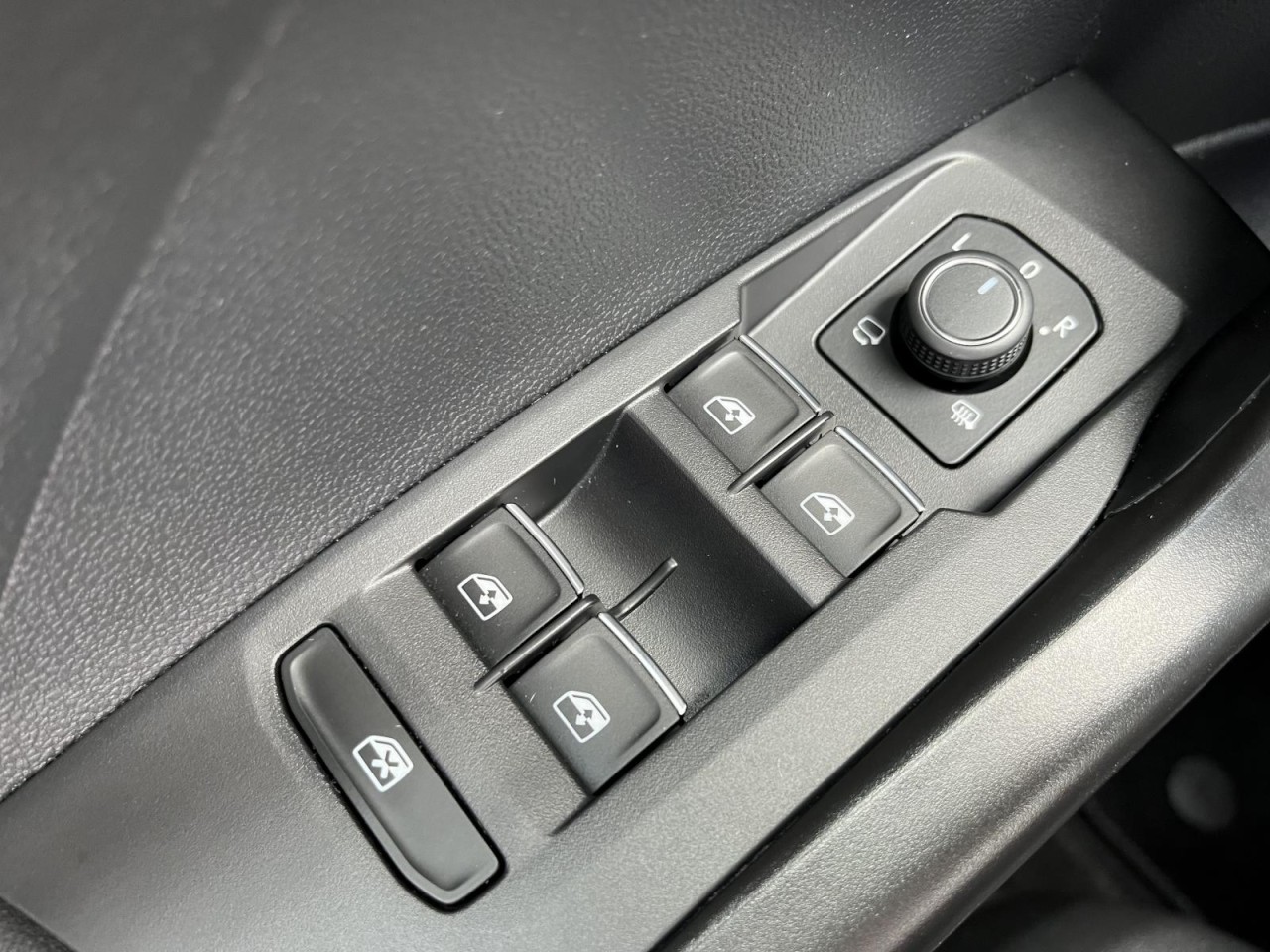 T-Cross 1,0 TSI Style (RearView+App+ACC) Klima