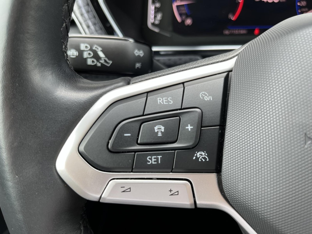 T-Cross 1,0 TSI Style (RearView+App+ACC) Klima