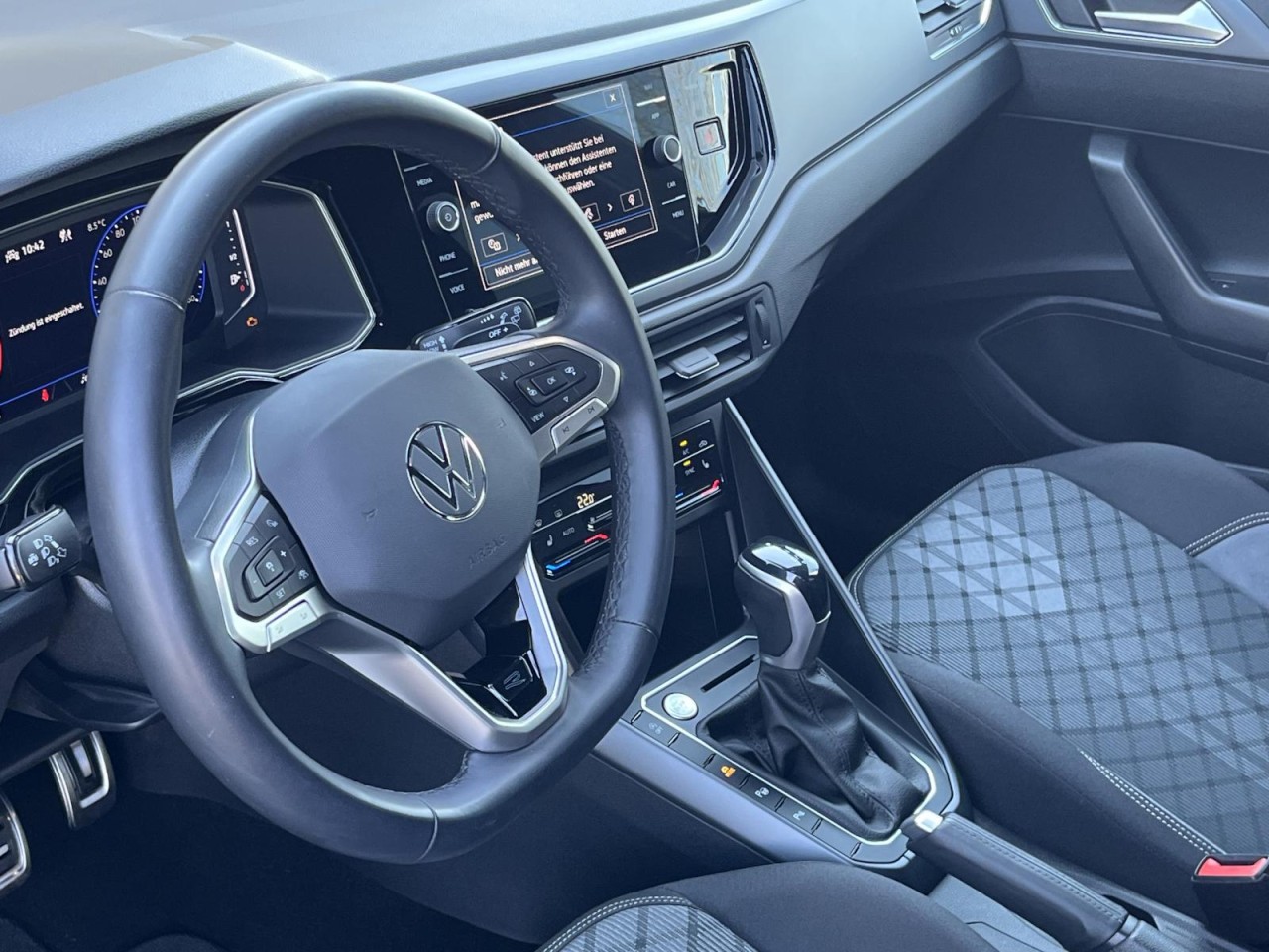 Taigo 1,5 TSI DSG R-Line (IQ.Light+RearView)