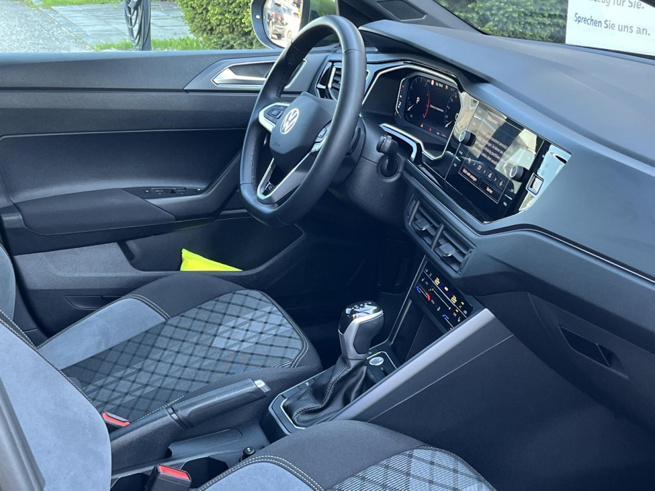 Taigo 1,5 TSI DSG R-Line (IQ.Light+RearView)