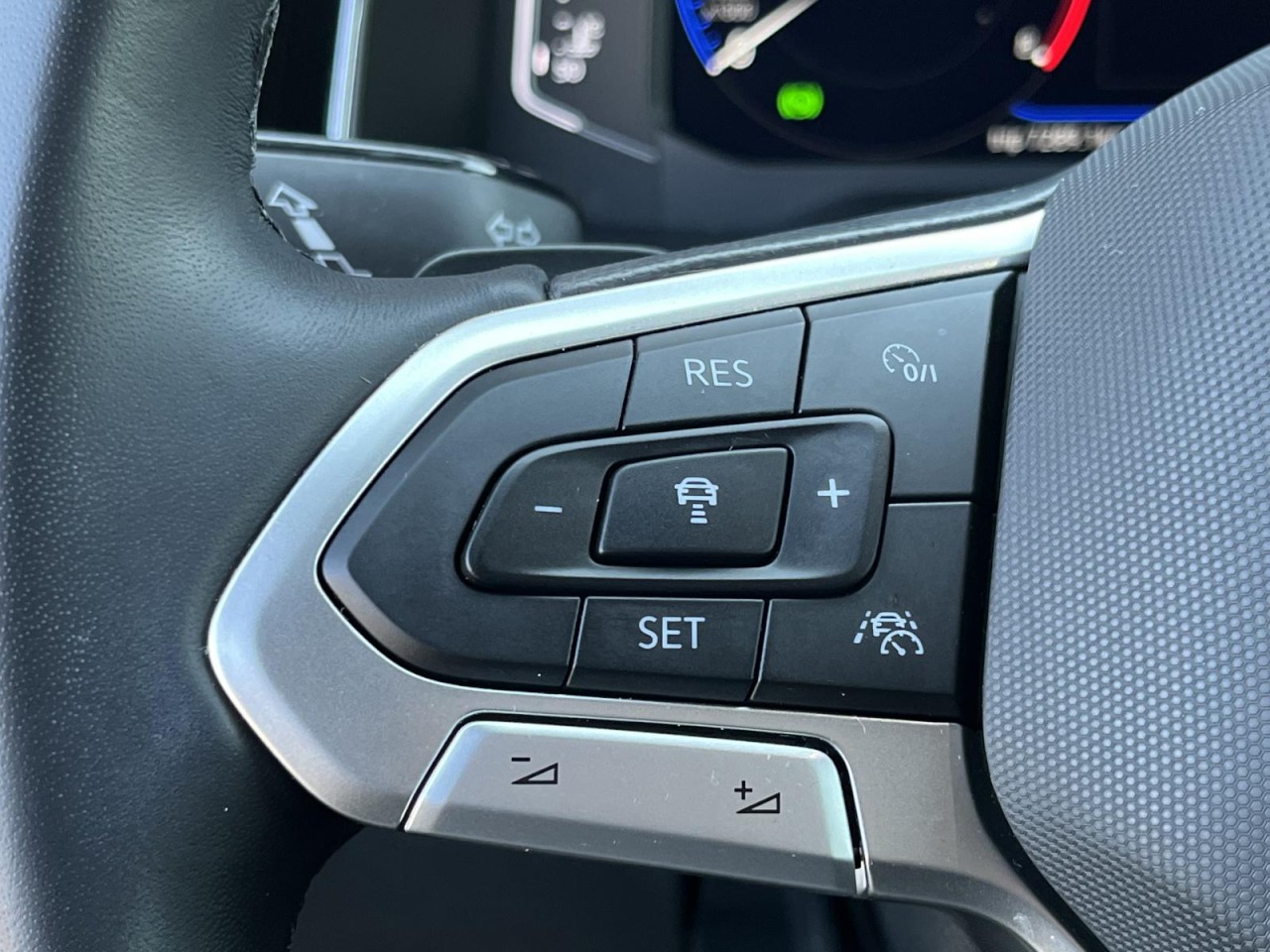 Taigo 1,5 TSI DSG R-Line (IQ.Light+RearView)