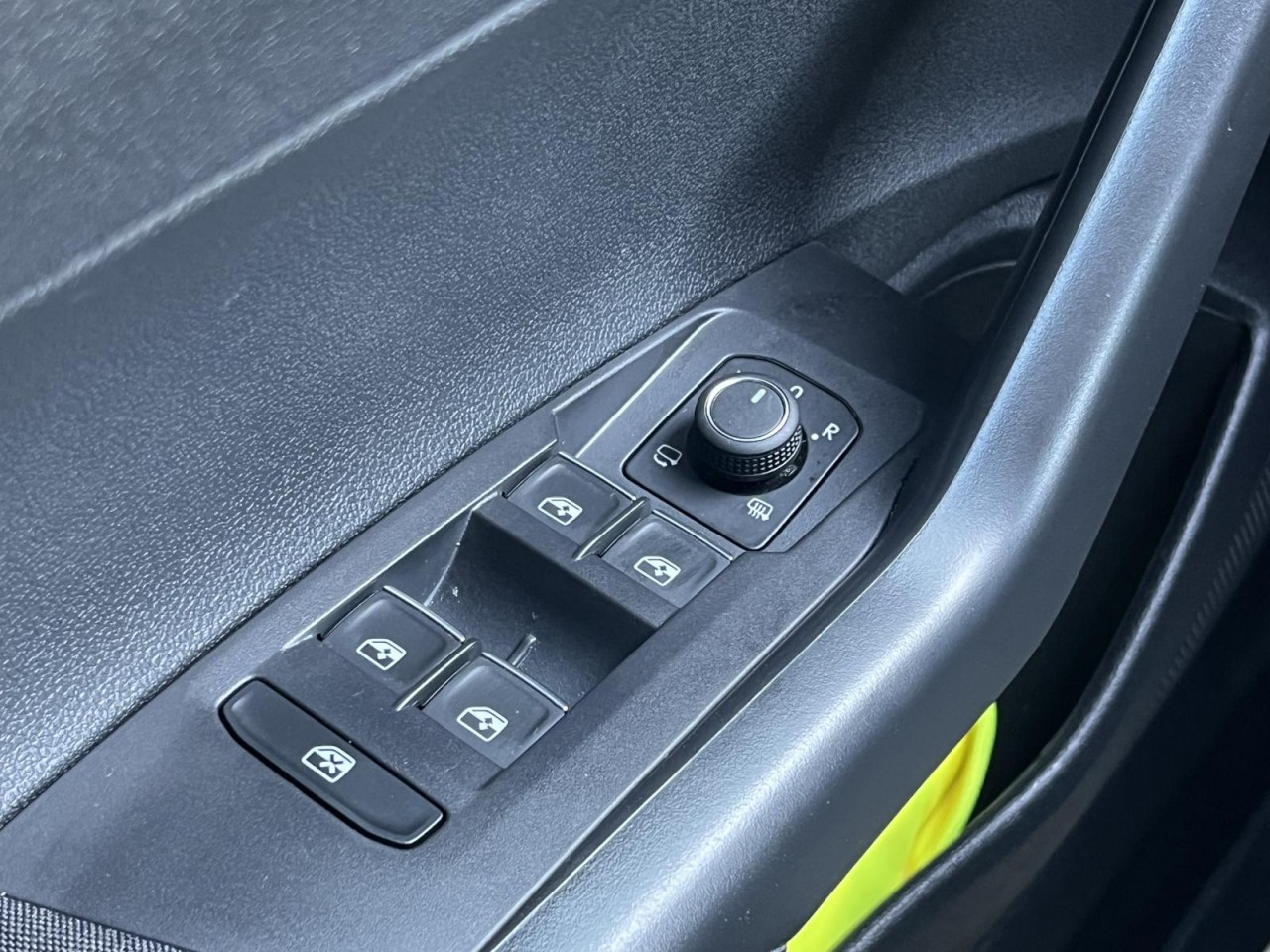 Taigo 1,5 TSI DSG R-Line (IQ.Light+RearView)