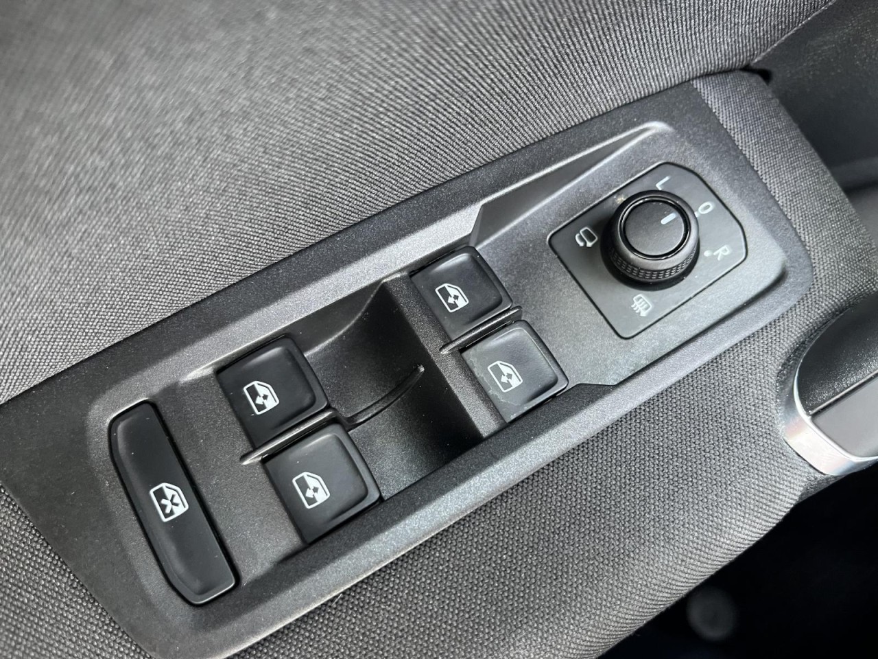 Touran 2,0 TDI DSG Comfortline (LED+RearView+Sitzhzg.)