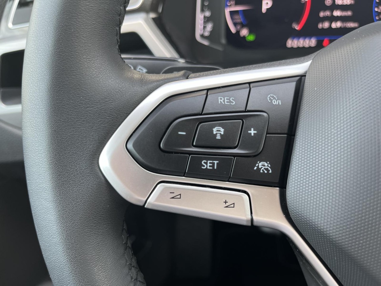 Touran 2,0 TDI DSG Comfortline (LED+RearView+Sitzhzg.)