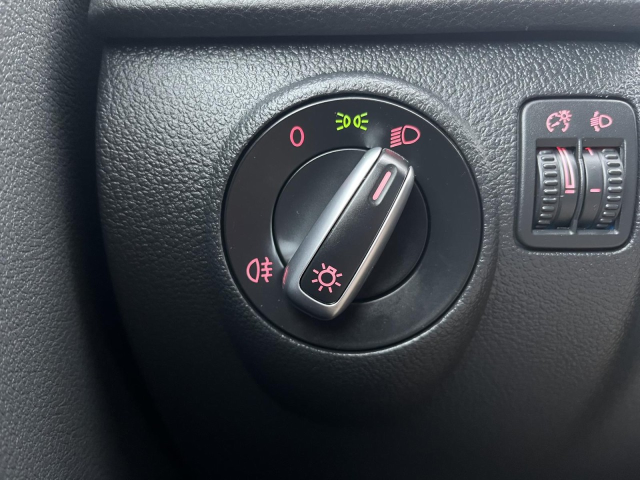 Tiguan 2,0 TDI 4Motion Trend & Fun (AHK+Klima+Sitzhzg.)