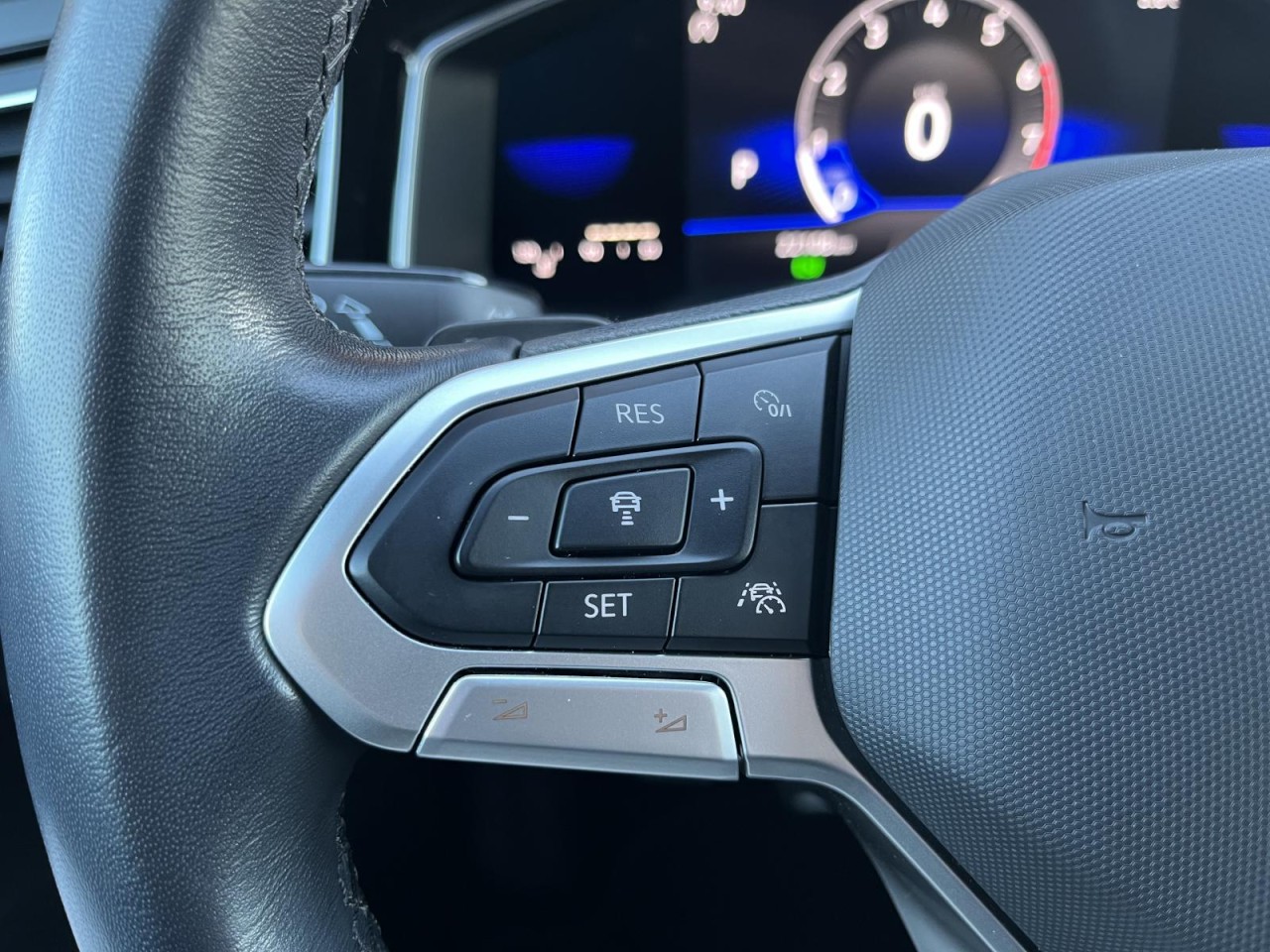 Polo 1,0 TSI DSG R-Line (Keyless+Beats+Rear View)