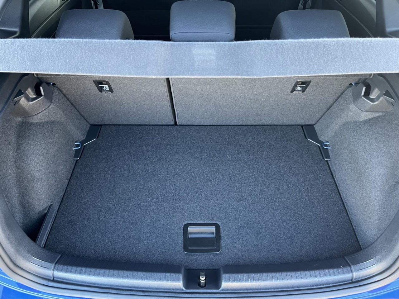 Polo 1,0 TSI DSG R-Line (Keyless+Beats+Rear View)