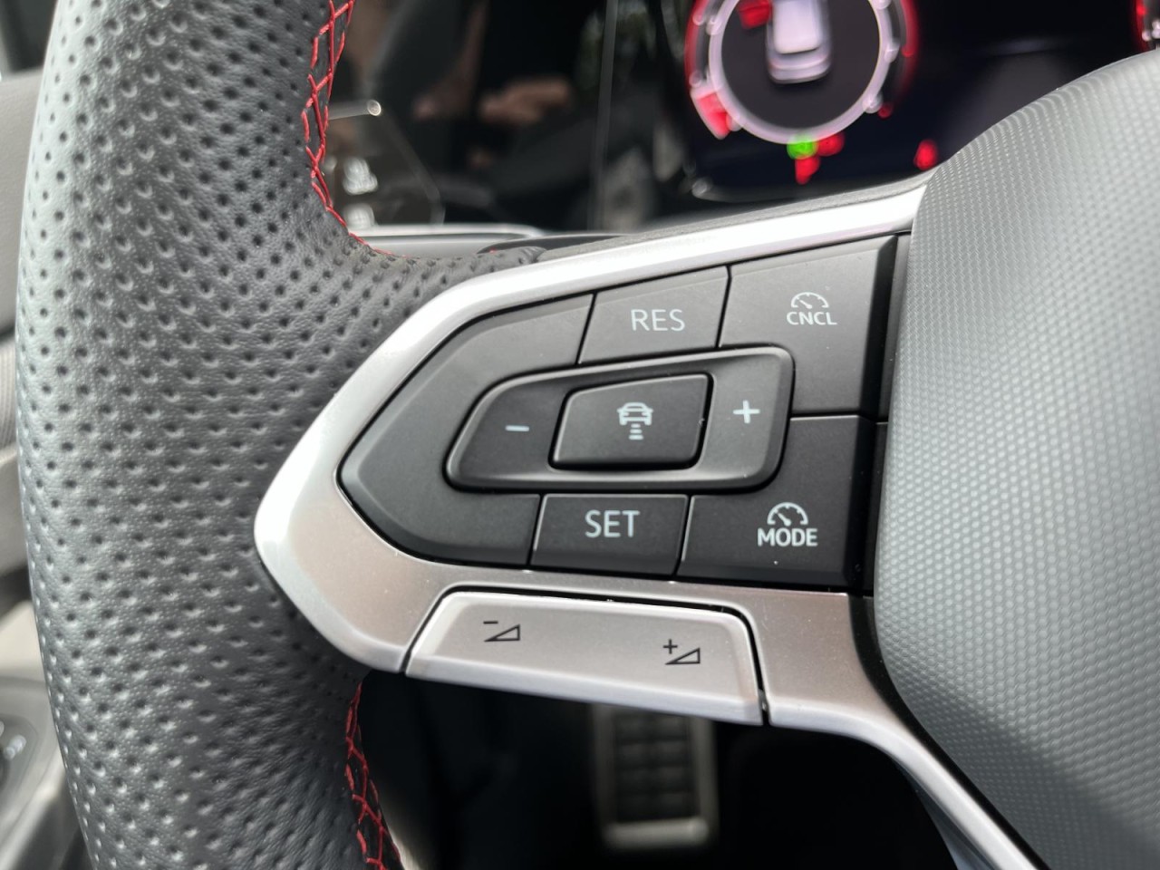 Golf VIII GTI 2.0 TSI DSG (IQ.Light+Head-up+DCC)