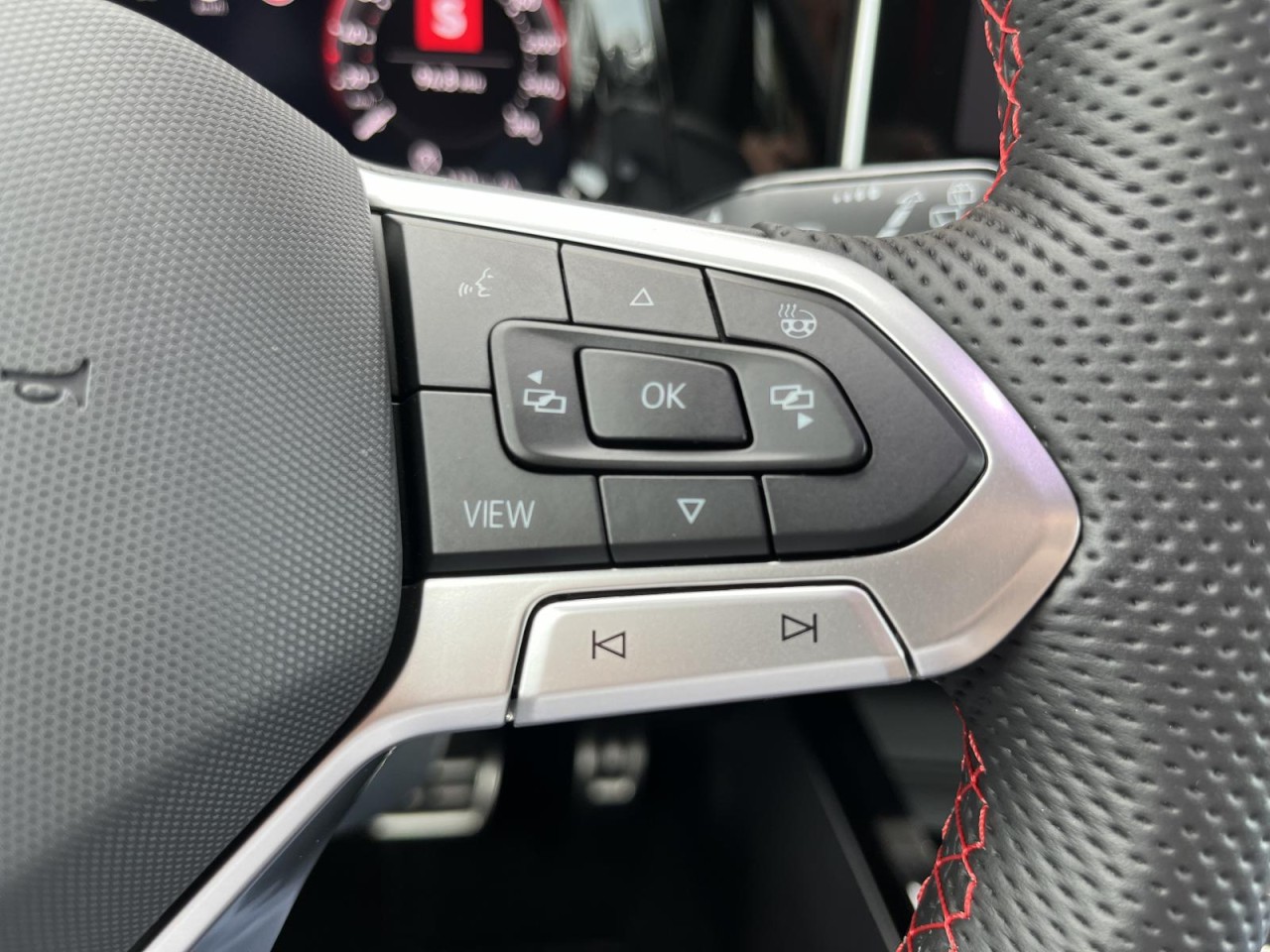 Golf VIII GTI 2.0 TSI DSG (IQ.Light+Head-up+DCC)
