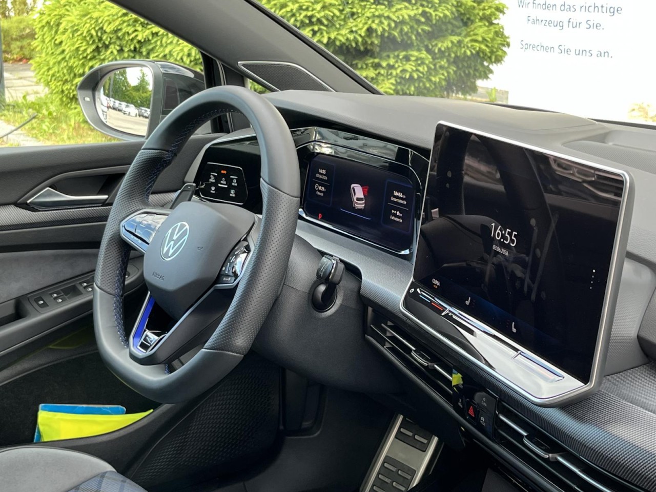 Golf VIII R 2,0 TSI DSG 4Motion (LED+Pano+DCC)