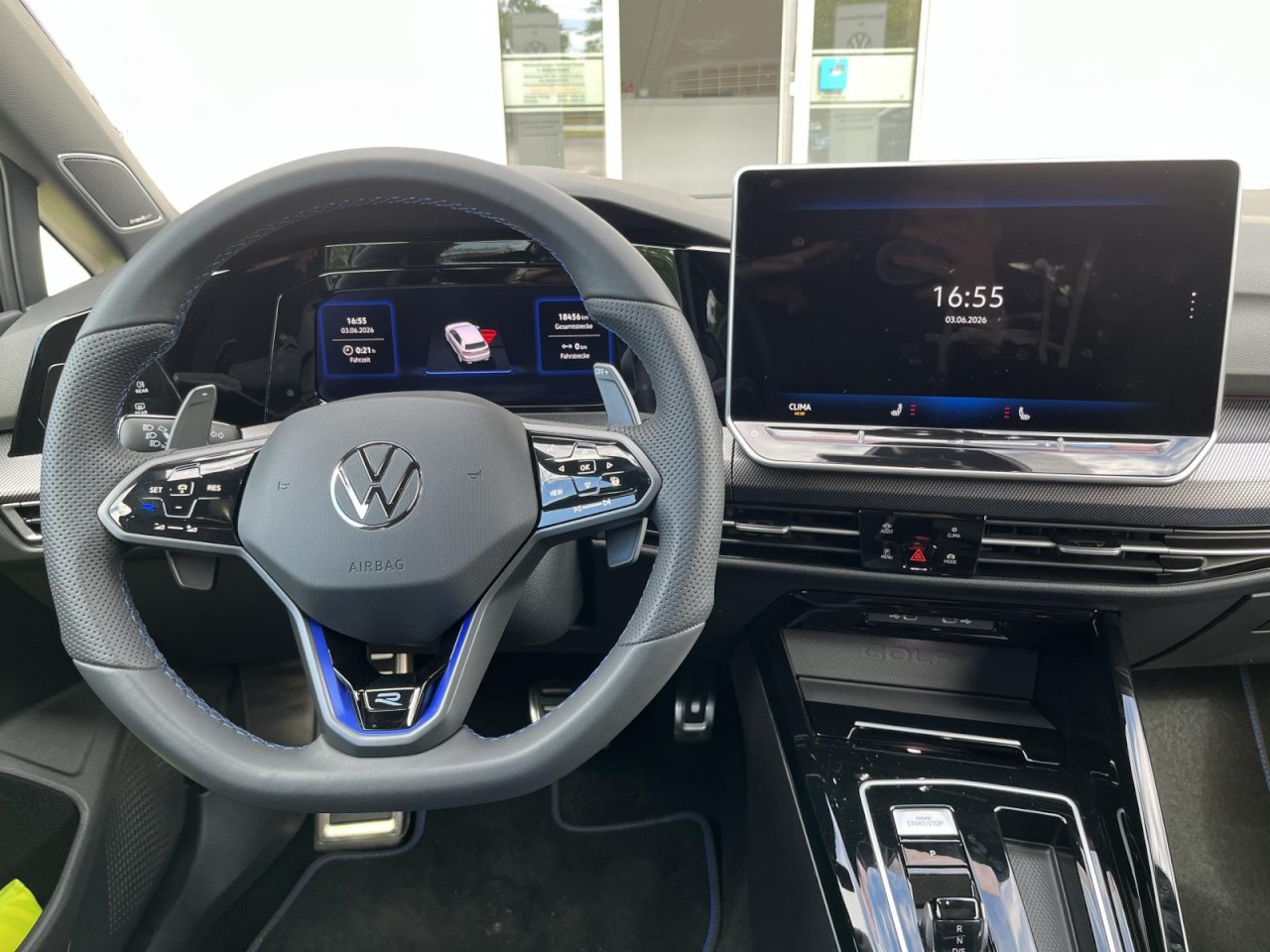 Golf VIII R 2,0 TSI DSG 4Motion (LED+Pano+DCC)