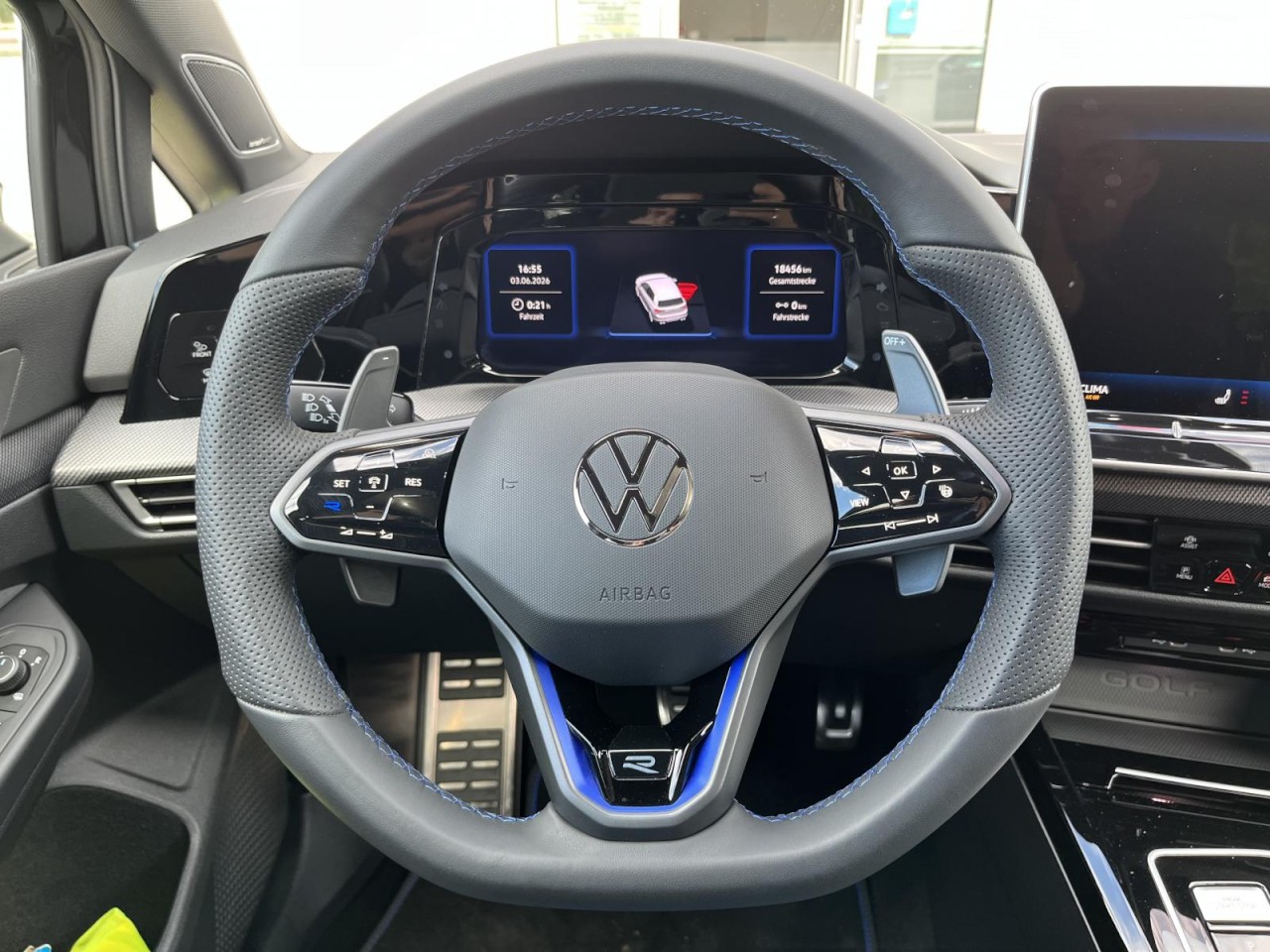 Golf VIII R 2,0 TSI DSG 4Motion (LED+Pano+DCC)