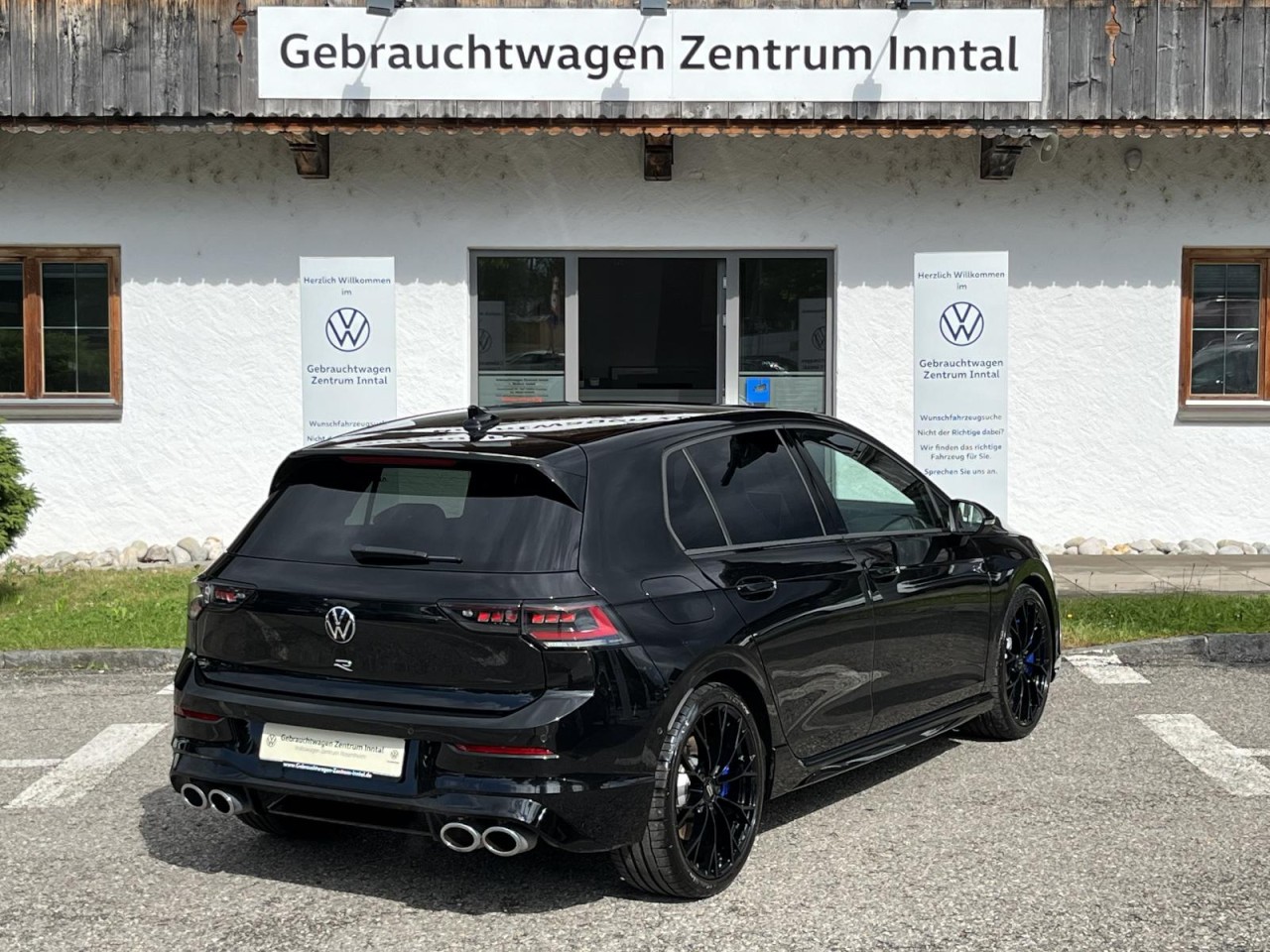 Golf VIII R 2,0 TSI DSG 4Motion (LED+Pano+DCC)
