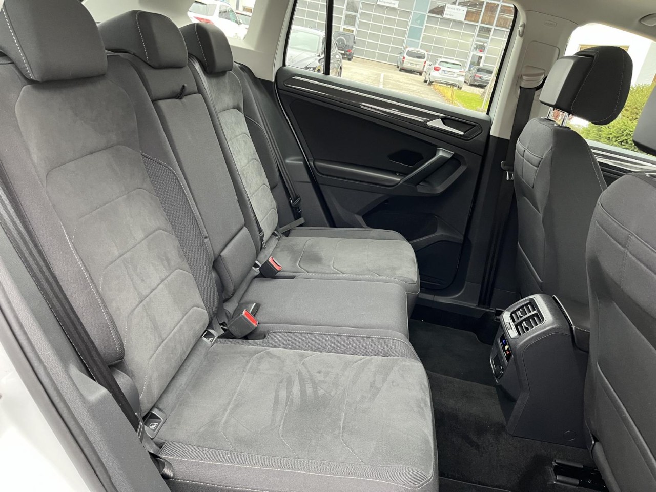 Tiguan 2,0 TDI DSG 4Motion Elegance (Navi+AHK+ACC)