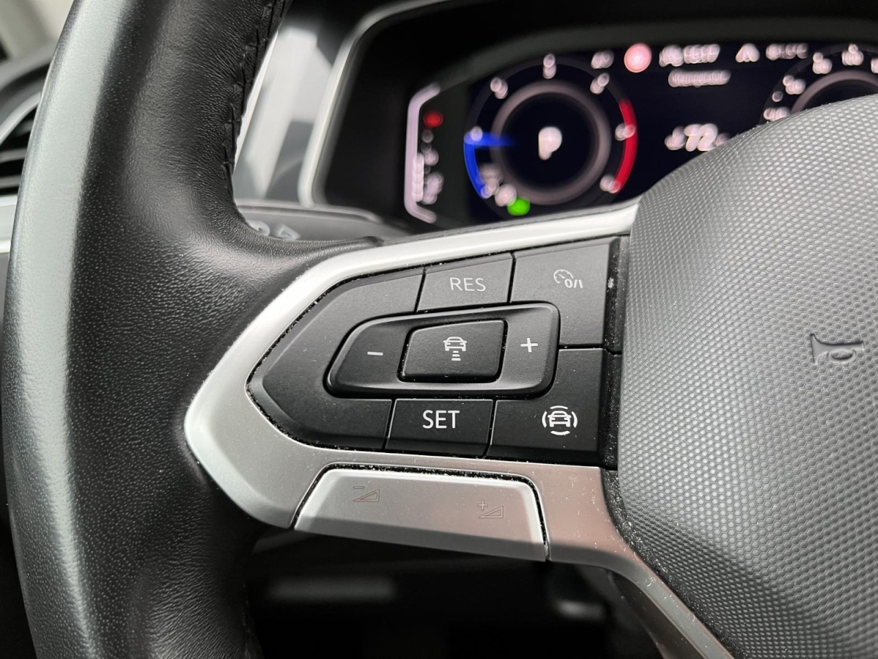 Tiguan 2,0 TDI DSG 4Motion Elegance (Navi+AHK+ACC)