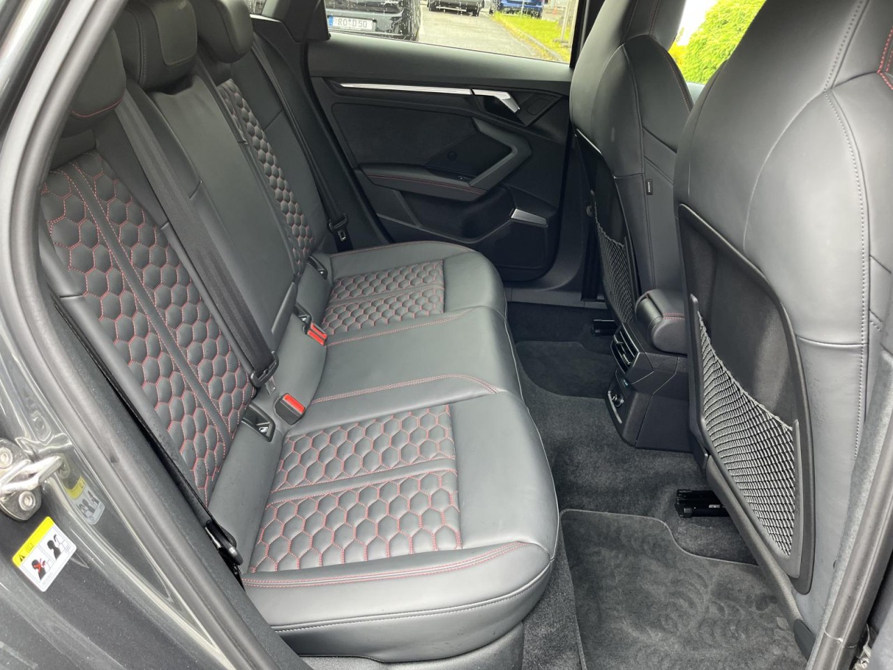 RS3 Sportback 2,5 TFSi S-tronic quattro (Optikpaket+RS-Sportabgasanlage)