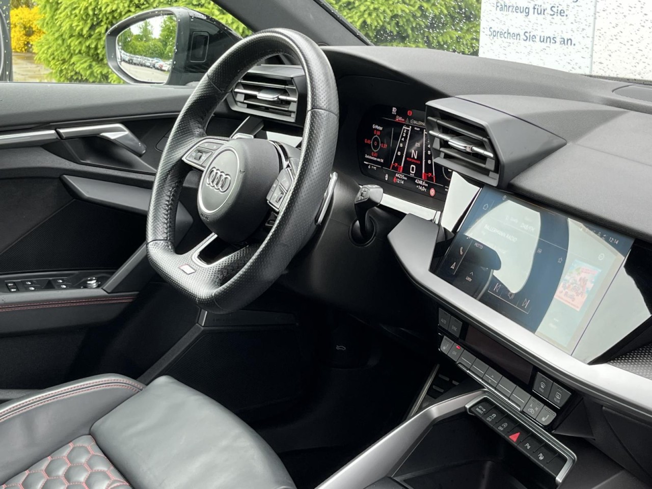 RS3 Sportback 2,5 TFSi S-tronic quattro (Optikpaket+RS-Sportabgasanlage)