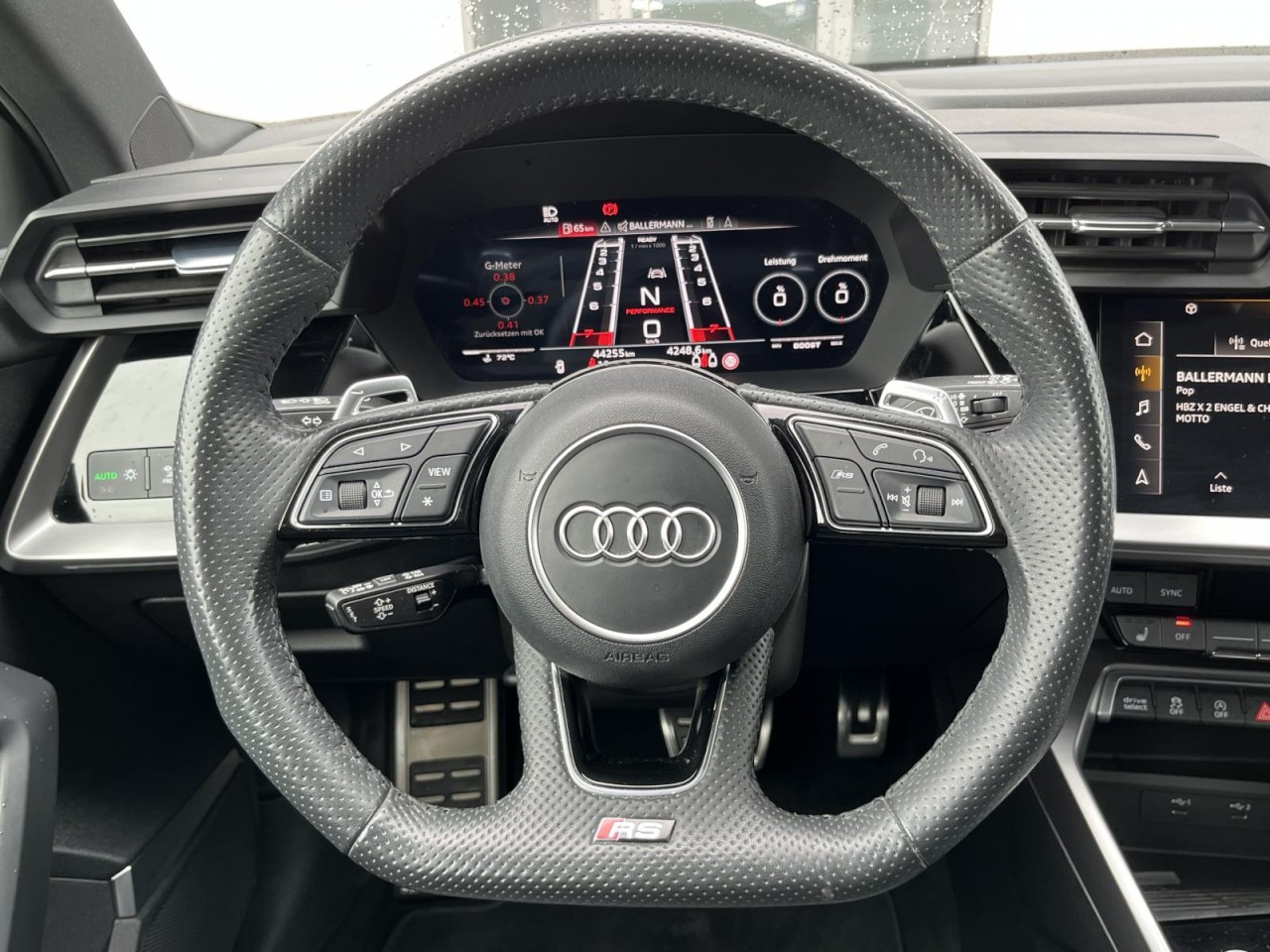 RS3 Sportback 2,5 TFSi S-tronic quattro (Optikpaket+RS-Sportabgasanlage)
