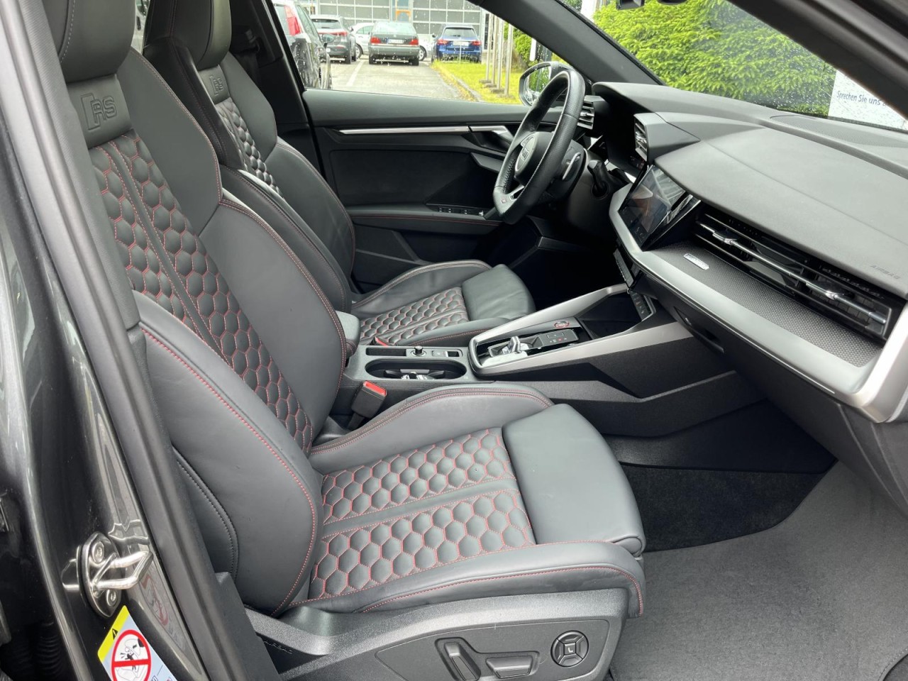 RS3 Sportback 2,5 TFSi S-tronic quattro (Optikpaket+RS-Sportabgasanlage)