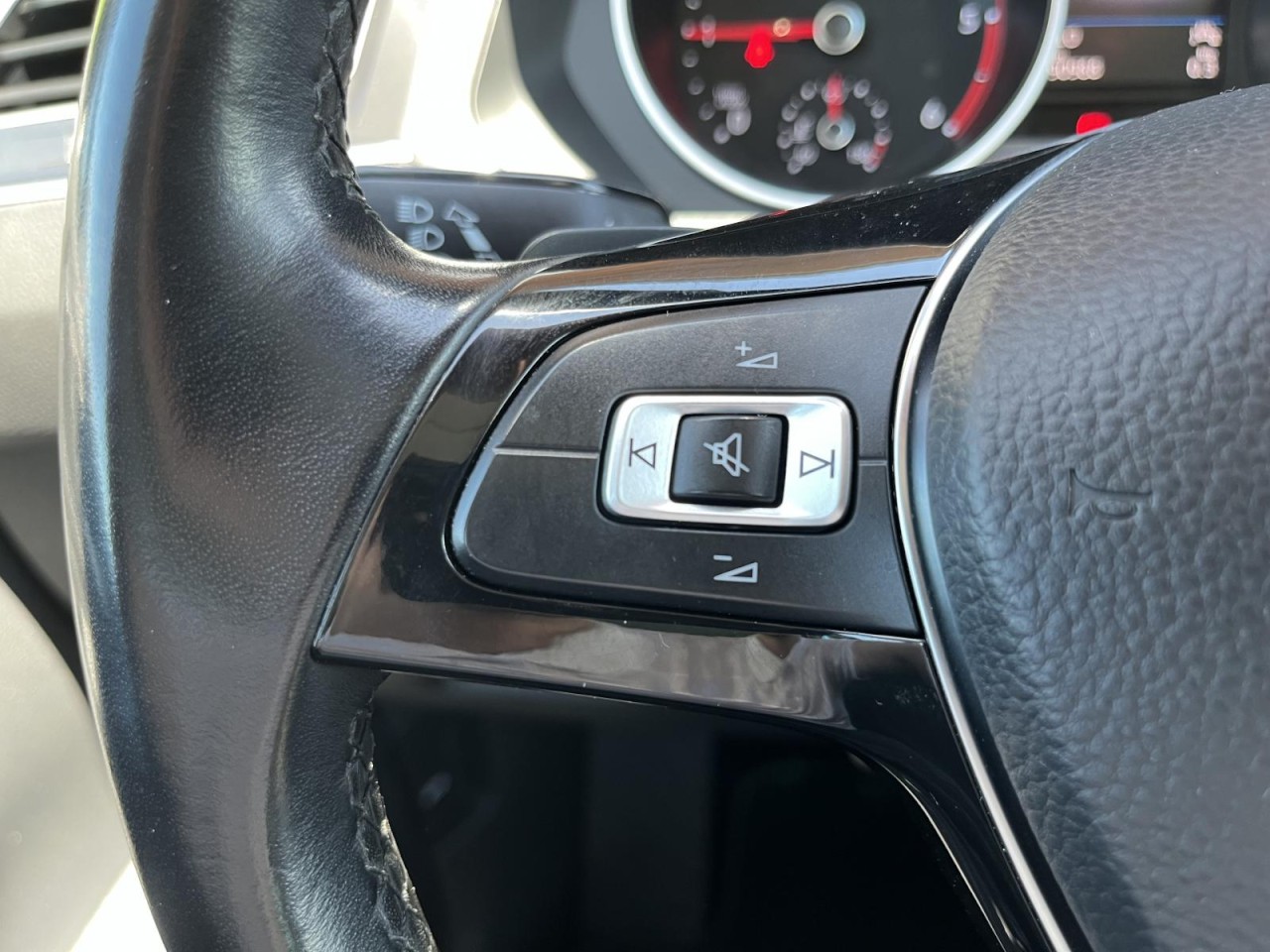 Tiguan 2,0 TDI DSG 4Motion Comfortline (Navi+LED)