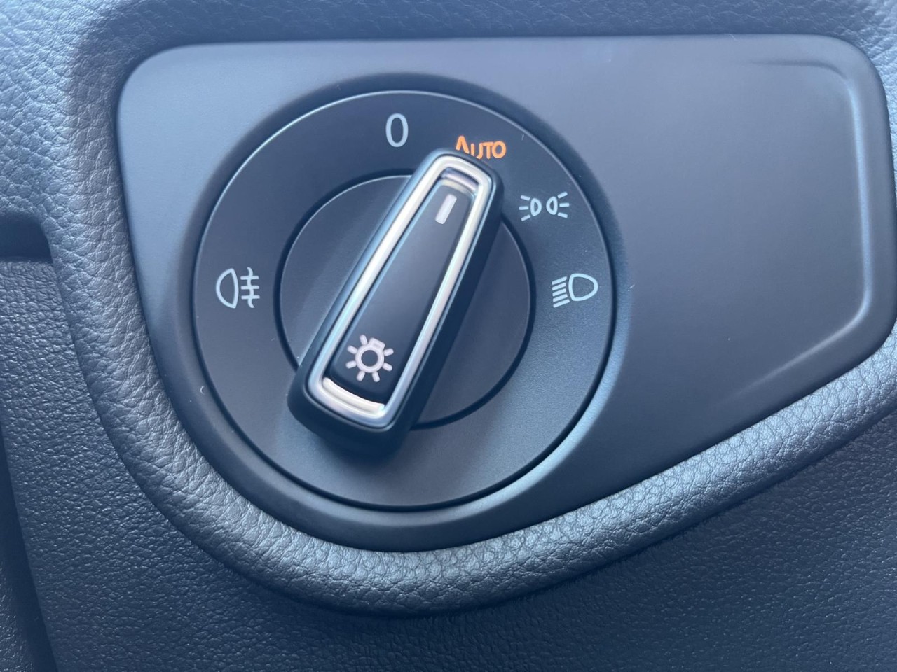 Touran 2,0 TDI DSG Comfortline (LED+Sitzhzg.+RearView)