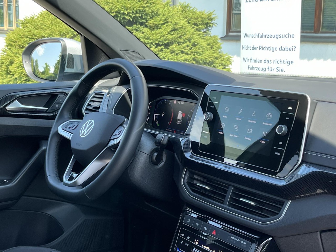 T-Cross 1,5 TSI DSG R-Line (IQ.LIGHT+Sitzhzg+Rear View)