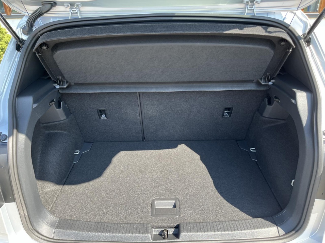 T-Cross 1,5 TSI DSG R-Line (IQ.LIGHT+Sitzhzg+Rear View)