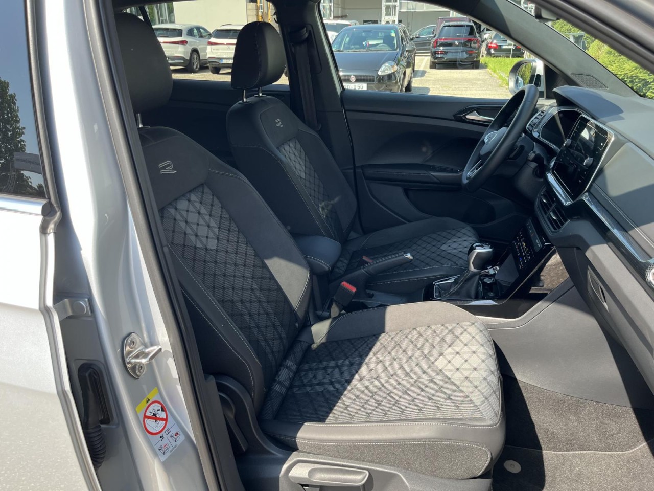 T-Cross 1,5 TSI DSG R-Line (IQ.LIGHT+Sitzhzg+Rear View)