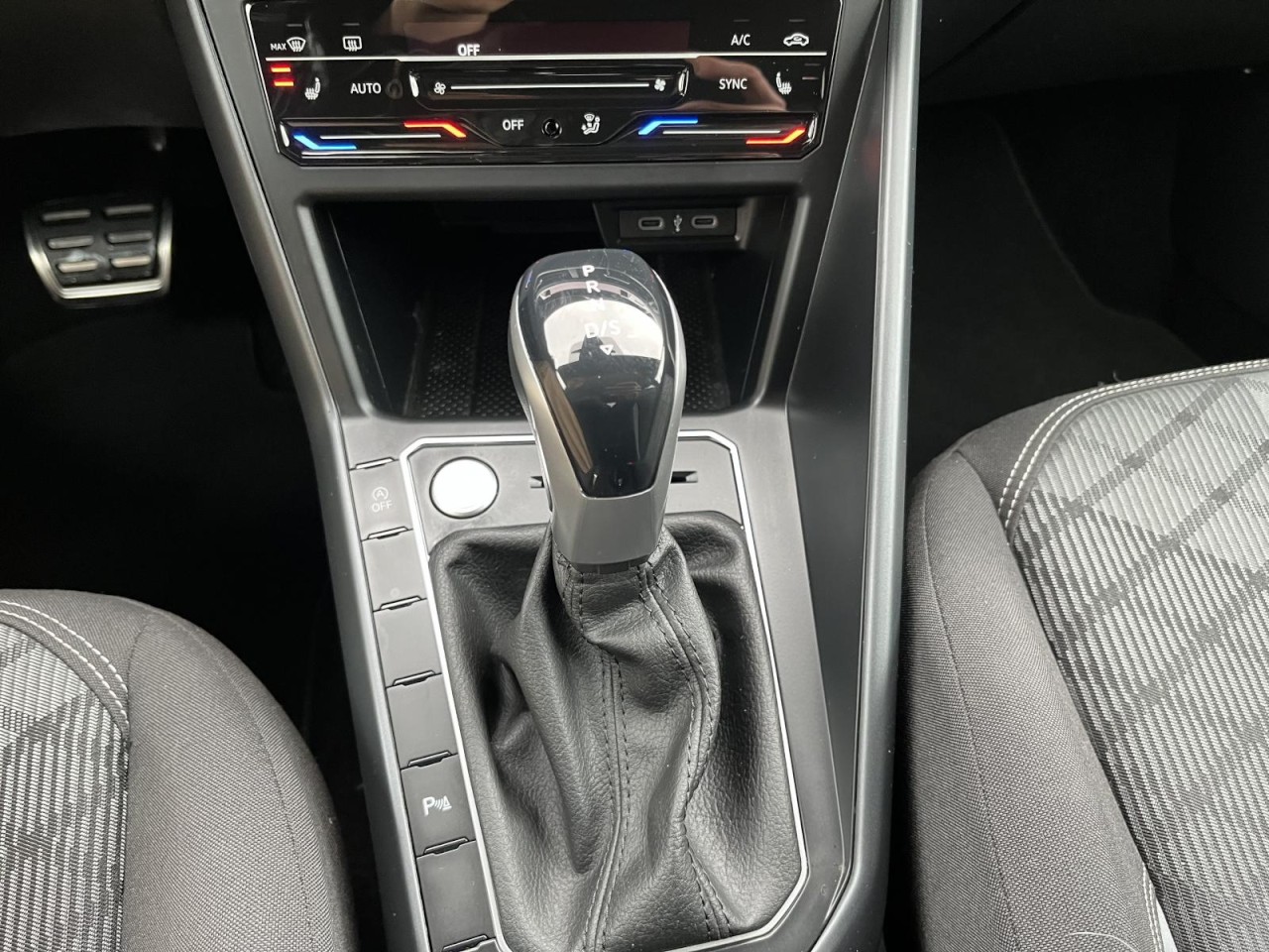 Taigo 1,5 TSI DSG R-Line (BlackStyle+IQLight)