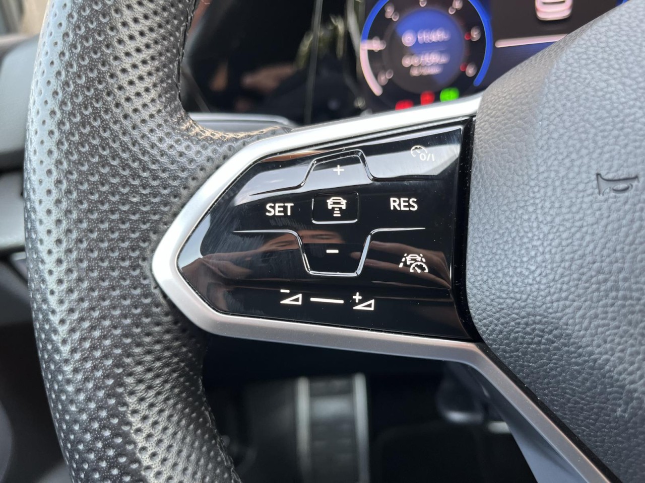 Golf VIII GTD 2,0 TDI DSG (IQ.LIGHT+Sitzhzg+Rear View)