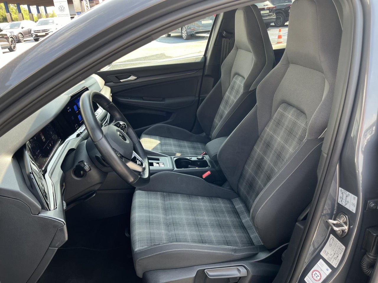 Golf VIII GTD 2,0 TDI DSG (IQ.LIGHT+Sitzhzg+Rear View)