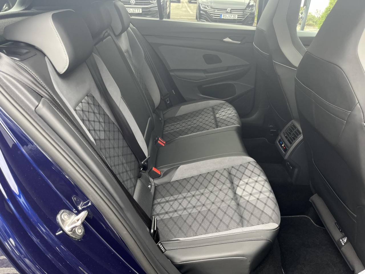 Golf VIII 2,0 TSI DSG 4Motion R-Line (Navi+LED+RearView)