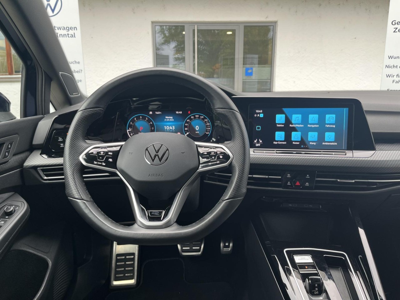 Golf VIII 2,0 TSI DSG 4Motion R-Line (Navi+LED+RearView)