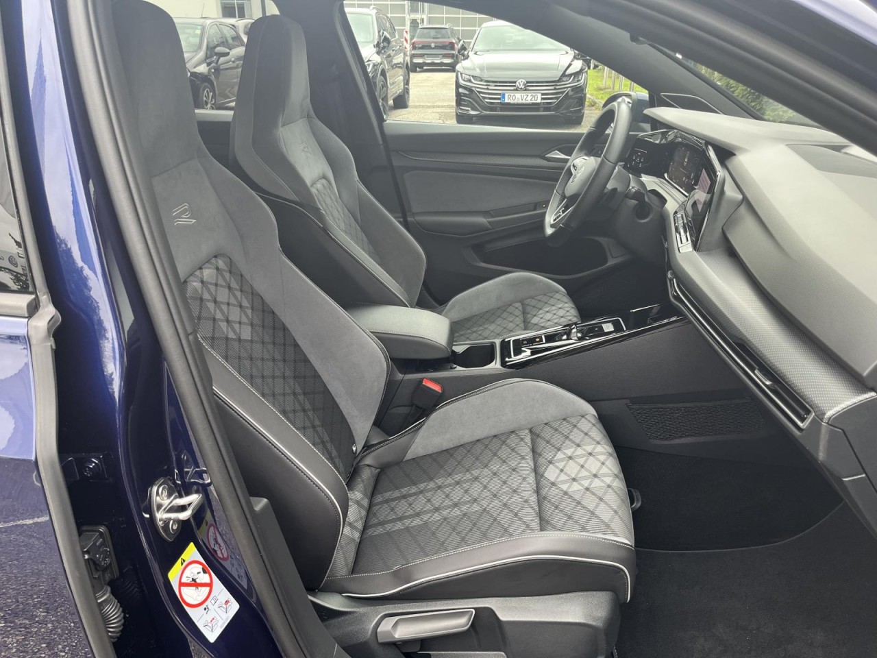 Golf VIII 2,0 TSI DSG 4Motion R-Line (Navi+LED+RearView)