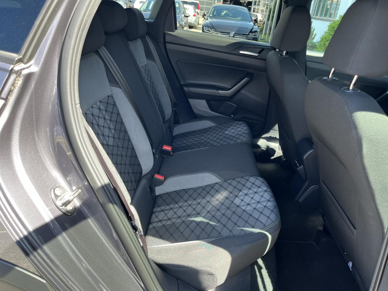 Taigo 1,5 TSI DSG R-Line (AHK+Navi+IQLight)