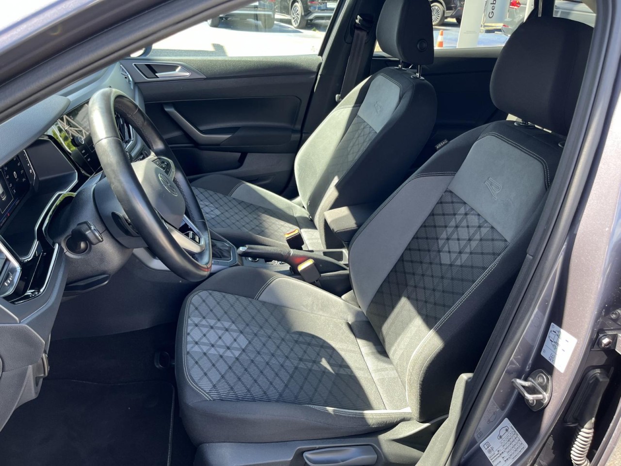 Taigo 1,5 TSI DSG R-Line (AHK+Navi+IQLight)
