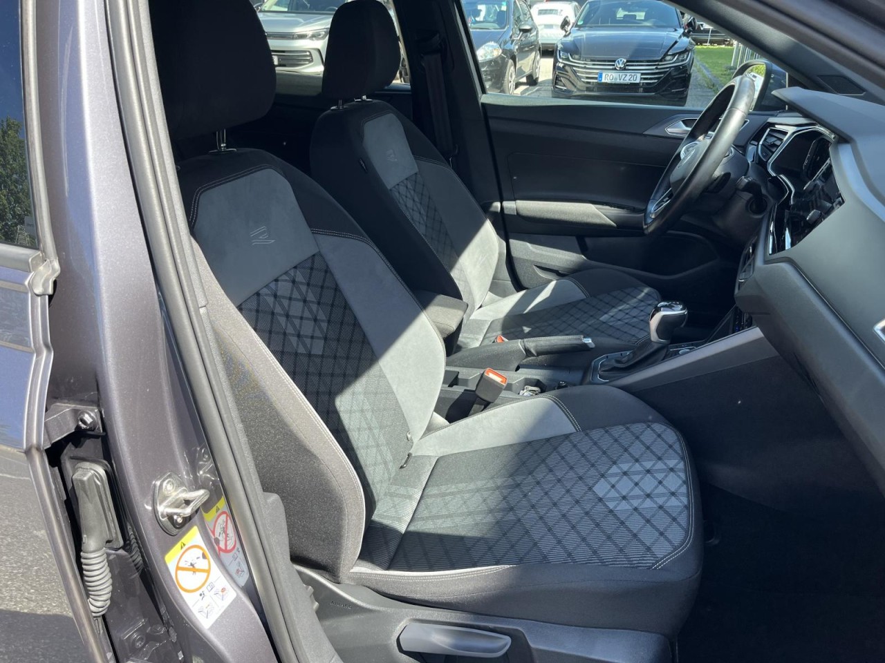 Taigo 1,5 TSI DSG R-Line (AHK+Navi+IQLight)