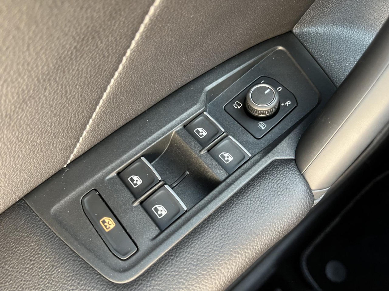 Tiguan 2,0 TSI DSG 4Motion R-Line (IQLight+AHK)