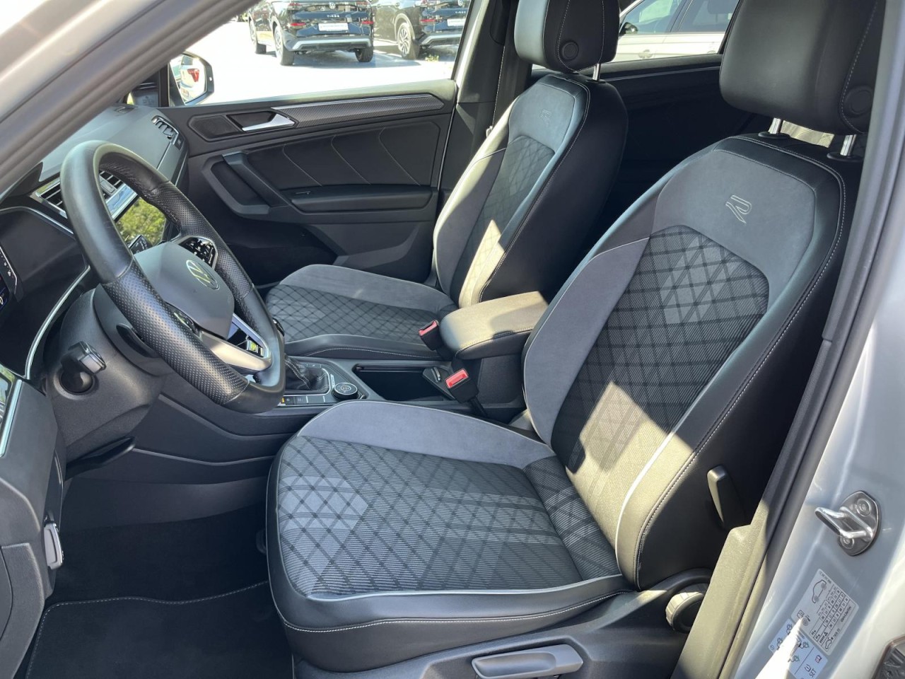 Tiguan 2,0 TSI DSG 4Motion R-Line (IQLight+AHK)