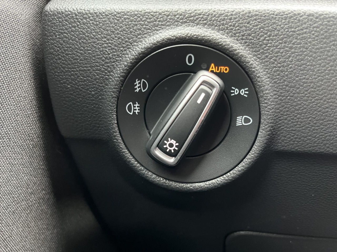 T-Roc 1,0 TSI United (Navi+AHK+RearView) Klima