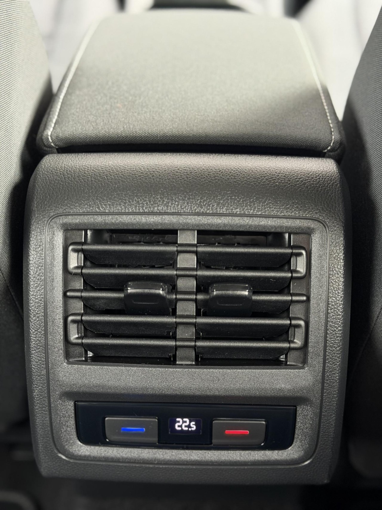 Golf VIII 1,0 TSI Life (LED+ACC+Navi+Sitzhzg.)