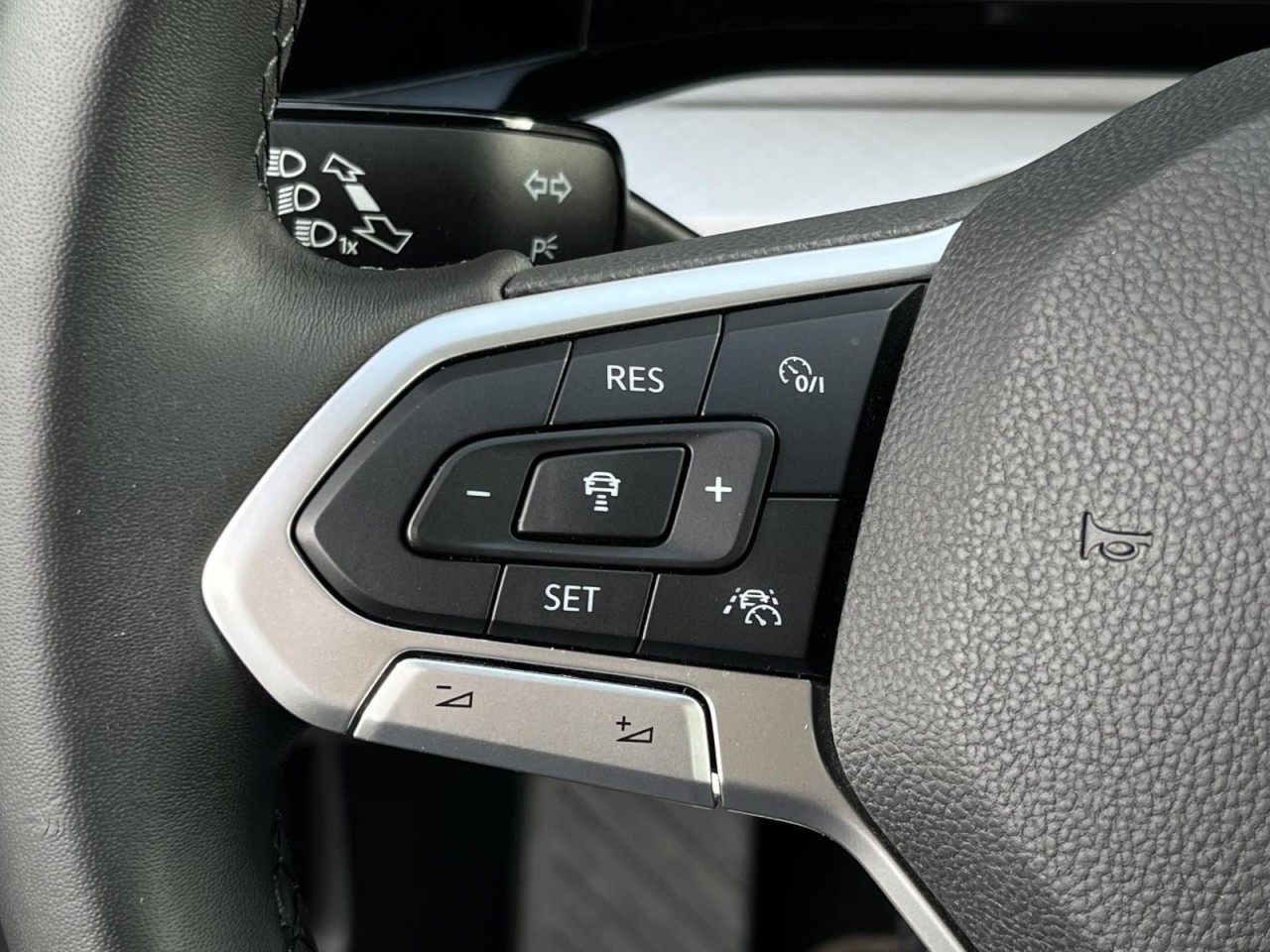 Golf VIII 1,0 TSI Life (LED+ACC+Navi+Sitzhzg.)