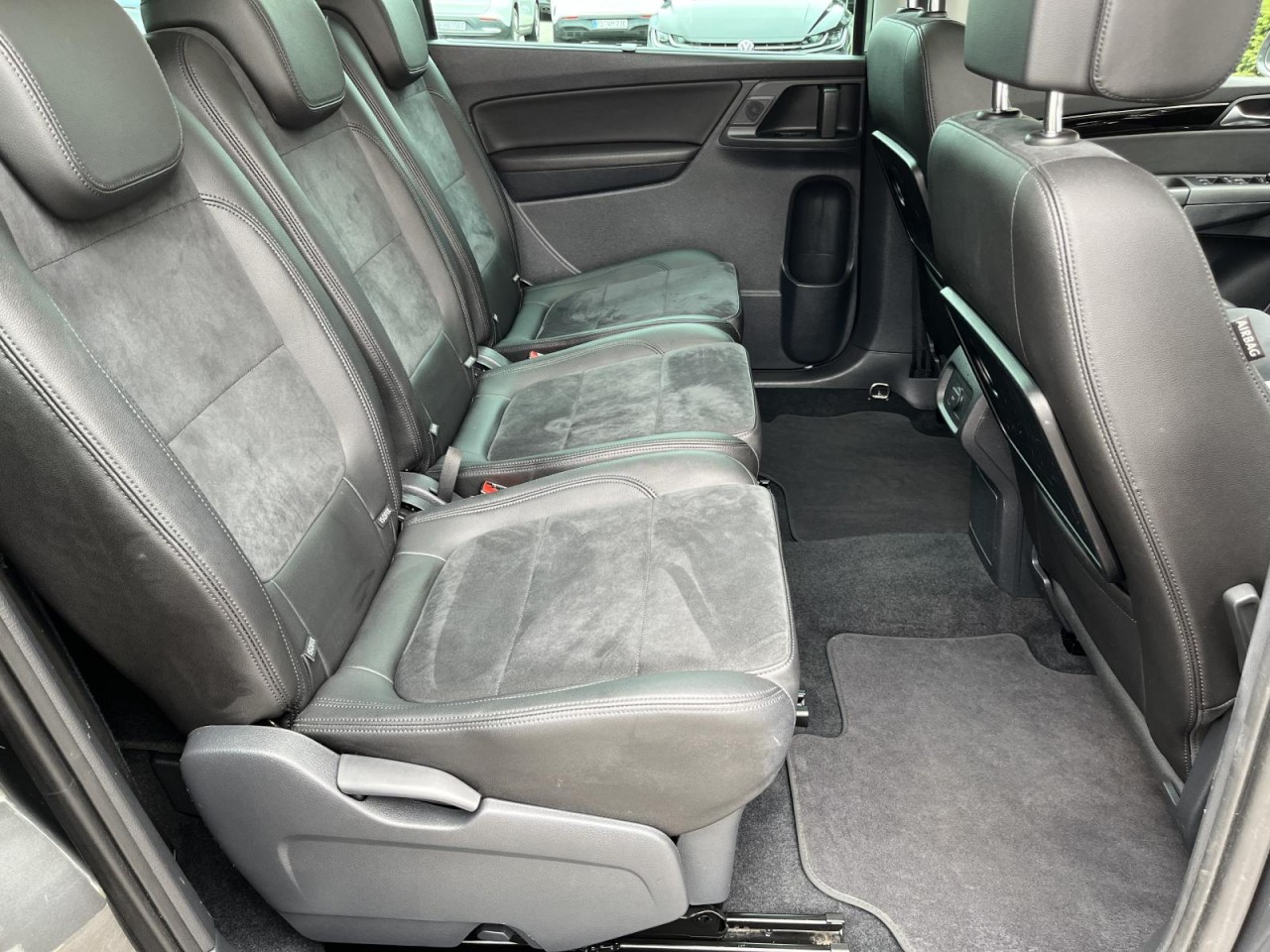 Sharan Highline 2,0 TDI DSG 4Motion (LED+AHK+Pano)