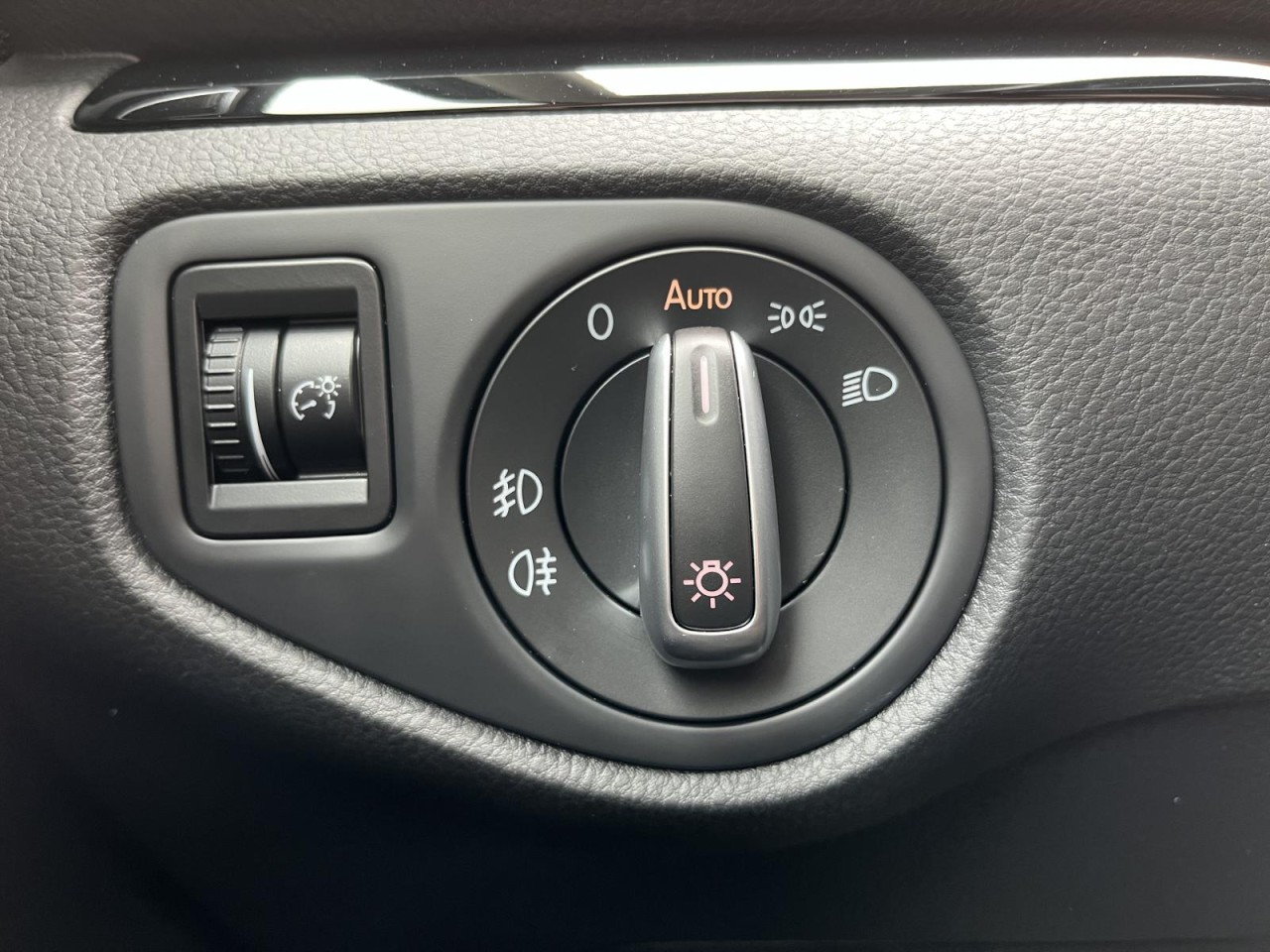Sharan Highline 2,0 TDI DSG 4Motion (LED+AHK+Pano)