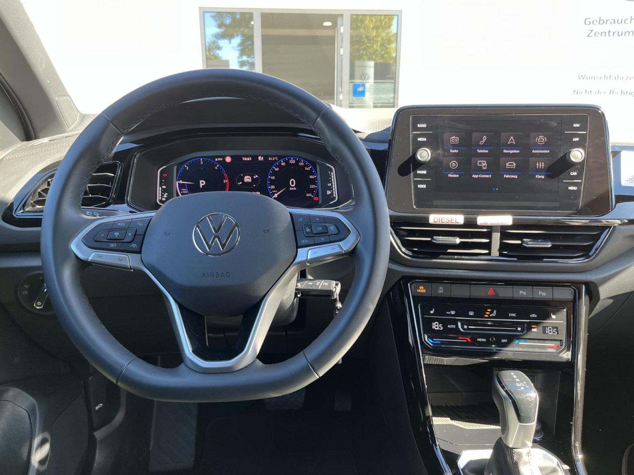 T-Roc 2,0 TDI DSG Style (AHK+RearView+BlackStyle)