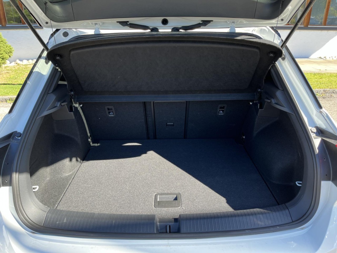 T-Roc 2,0 TDI DSG Style (AHK+RearView+BlackStyle)