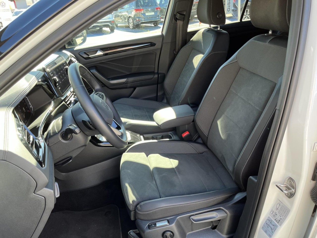 T-Roc 2,0 TDI DSG Style (AHK+RearView+BlackStyle)