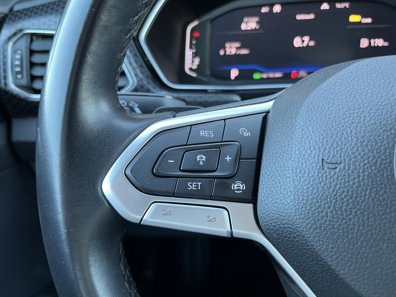 T-Cross 1,0 TSI DSG Style (AHK+RearView) Klima