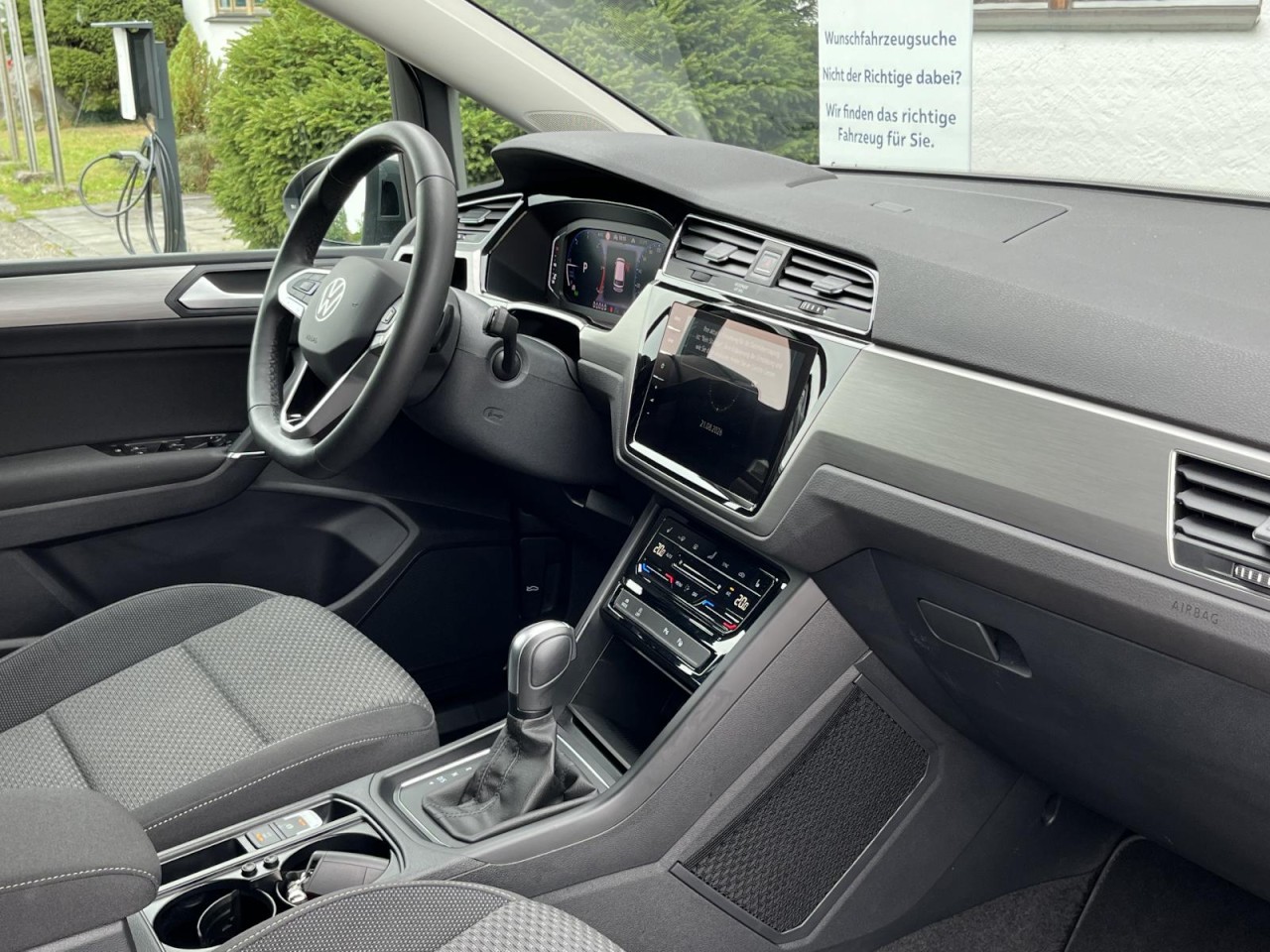 Touran 2,0 TDI DSG Comfortline (7-Sitzer+AHK+RearView)